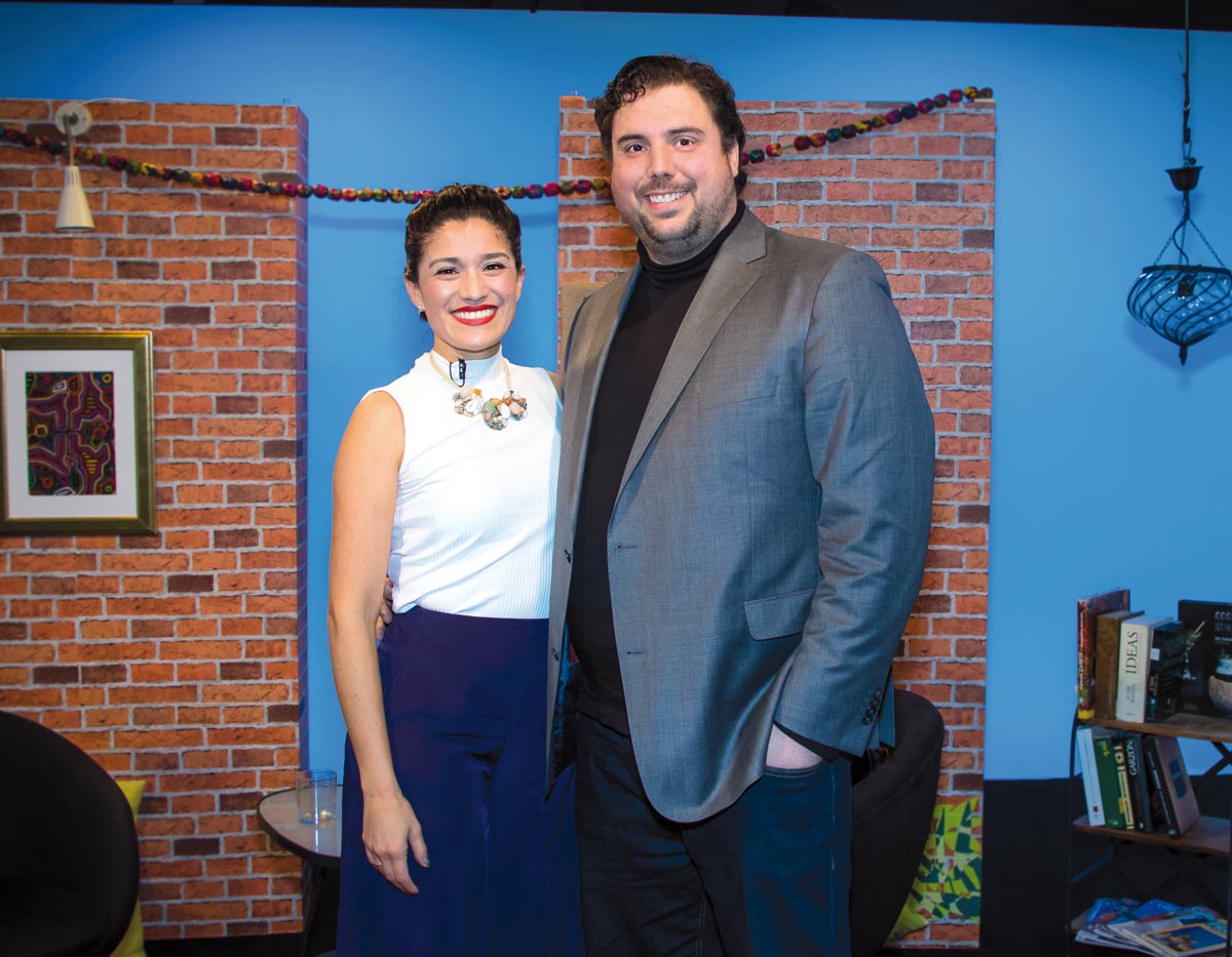 Ana María y Javier Luque en LatinoTV (Foto: LatinoTV).