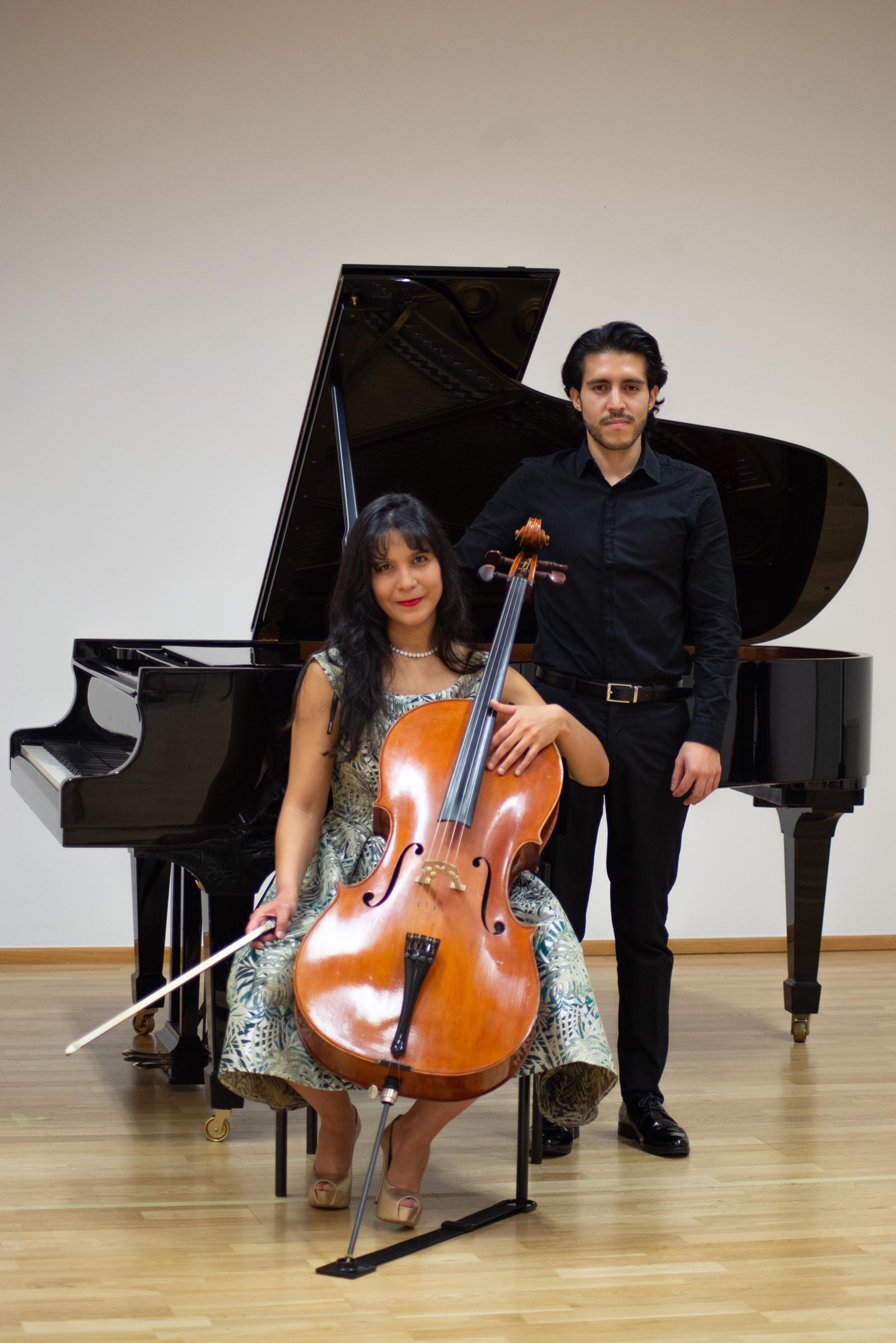 Nicole Peña-Comas y Hugo Llanos Campos