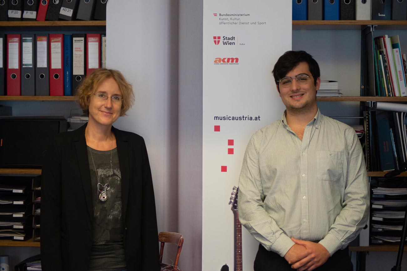 Mag. Sabine Reiter (MICA) y Christian Blanco (CulturaLatina) (Foto: Stefan Galván)