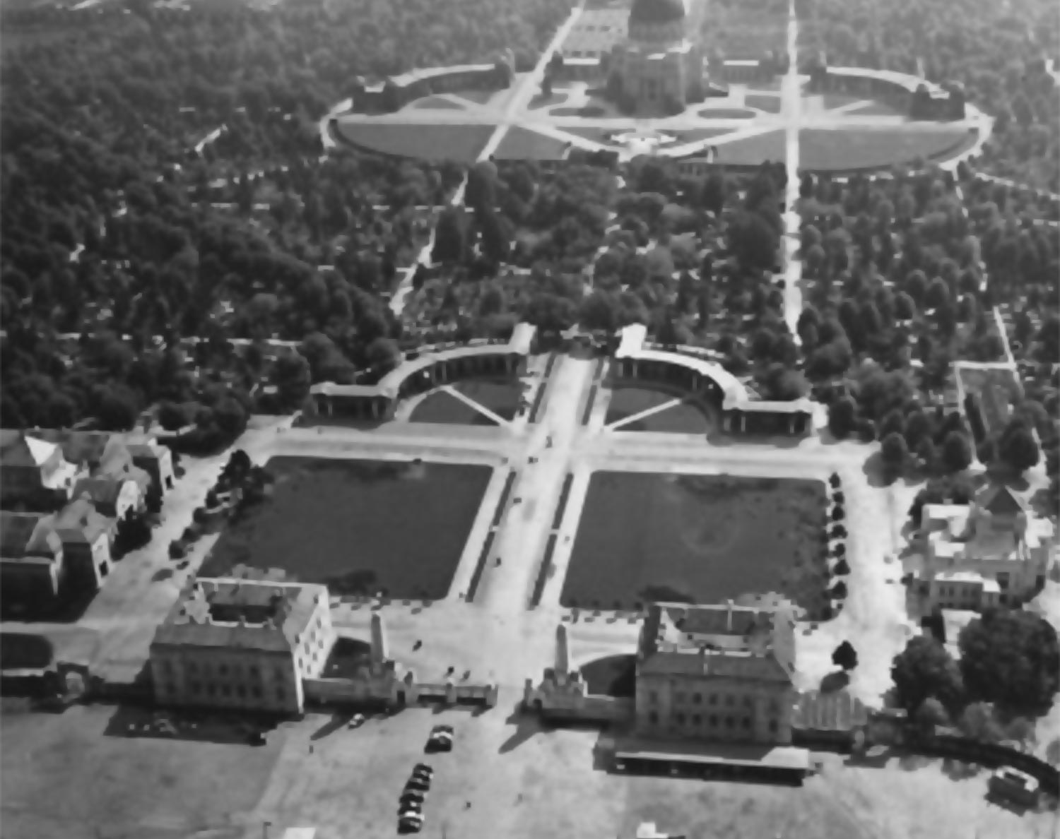 Fotografía aérea del cementerio central. Mayo de 1956. (Foto: © Bilderdienst der Stadt Wien / www.geschichtewiki.wien.gv.at/Zentralfriedhof