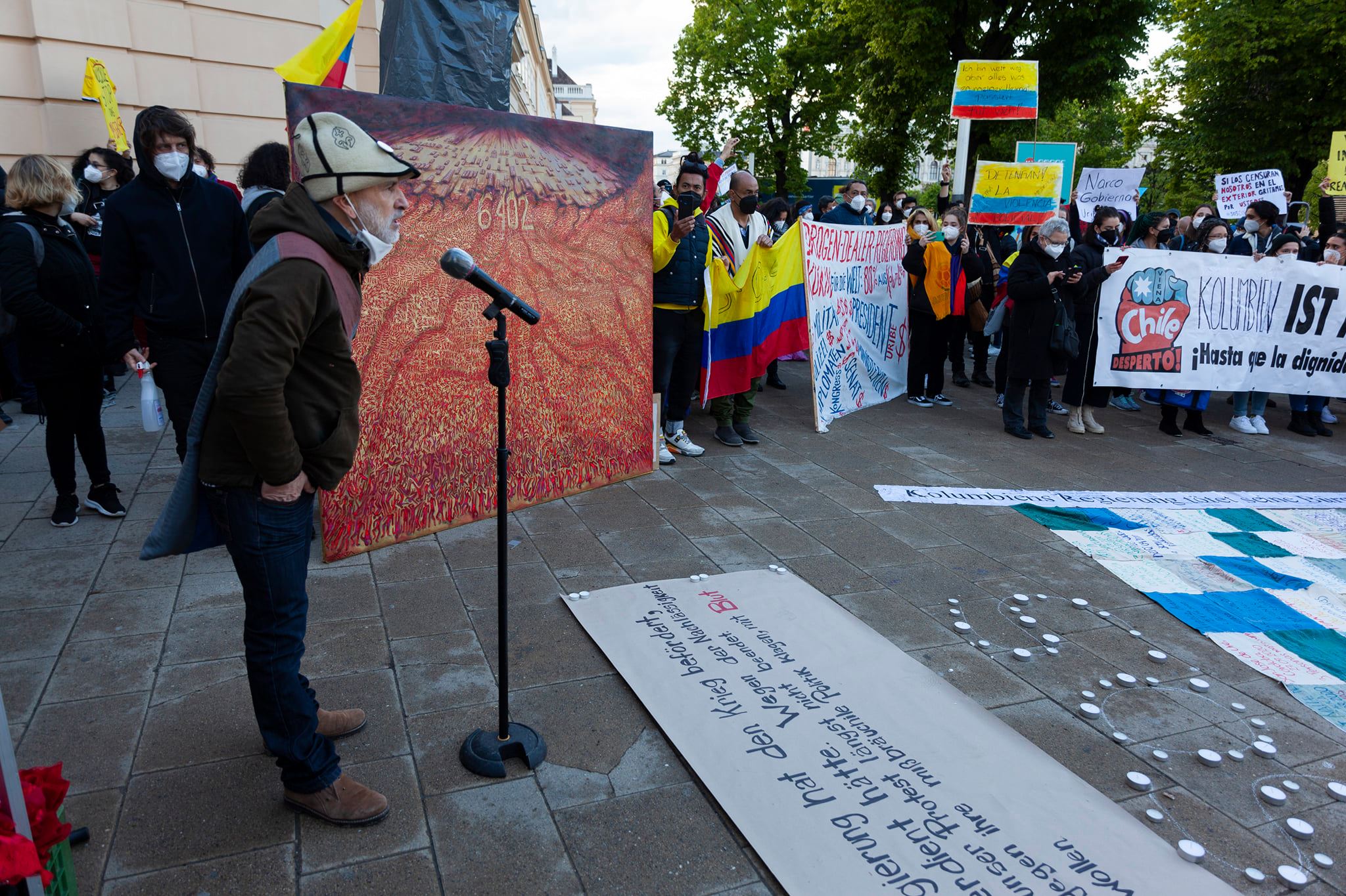 Artista Antonio Zapata mientras daba su discurso. (Foto: Foto: Wolfgang Ratz)
