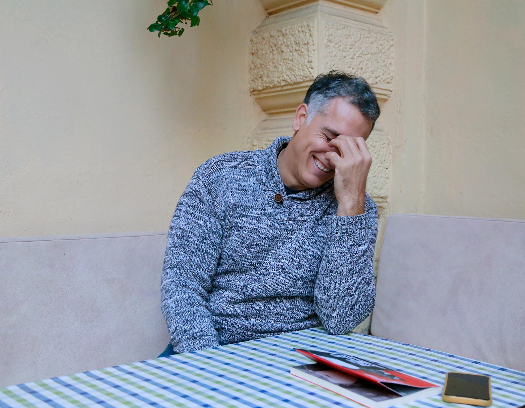 Jorge Alois Heigl: “El escribir es como la felicidad, es una decisión