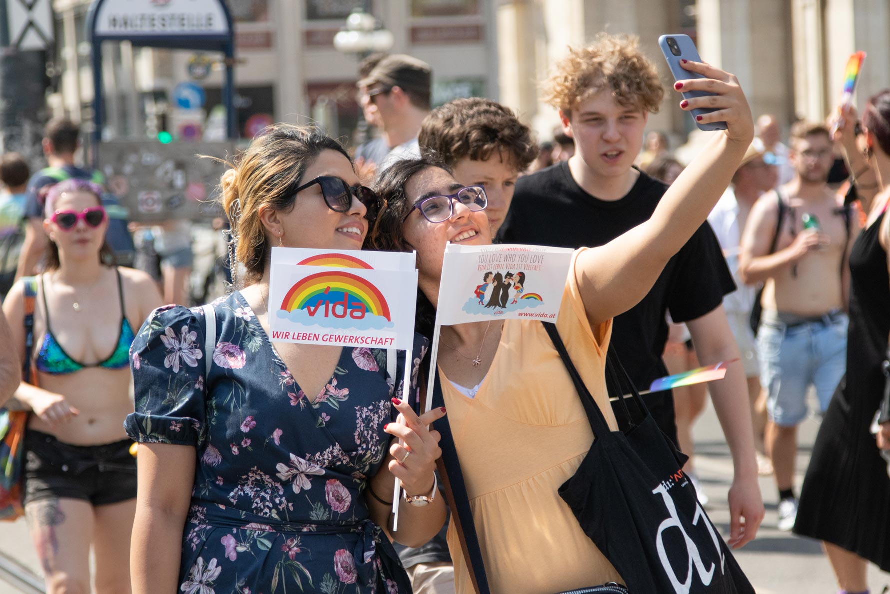 Manifestación por la aceptación, el respeto y la igualdad de derechos en Austria, Europa y todo el mundo. (Foto: Yunier Cobas)
