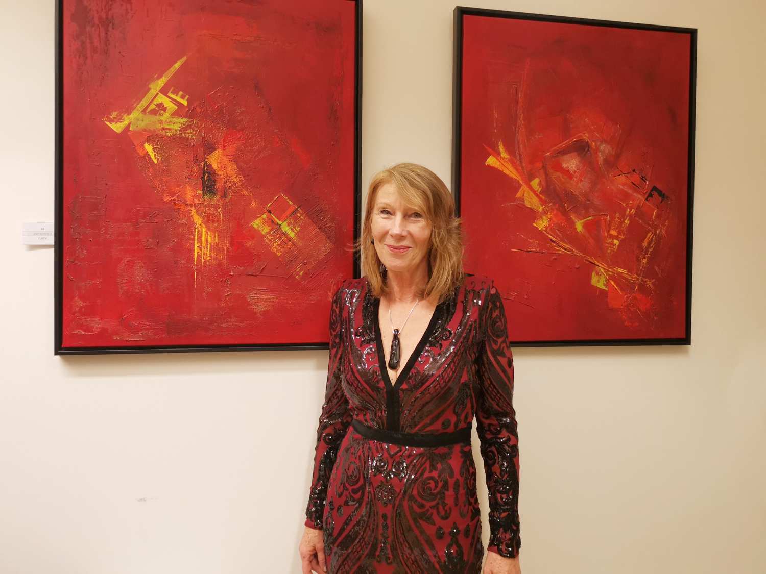 Künstlerin Melitta Winkler bei der Ausstellung. Foto: CulturaLatina