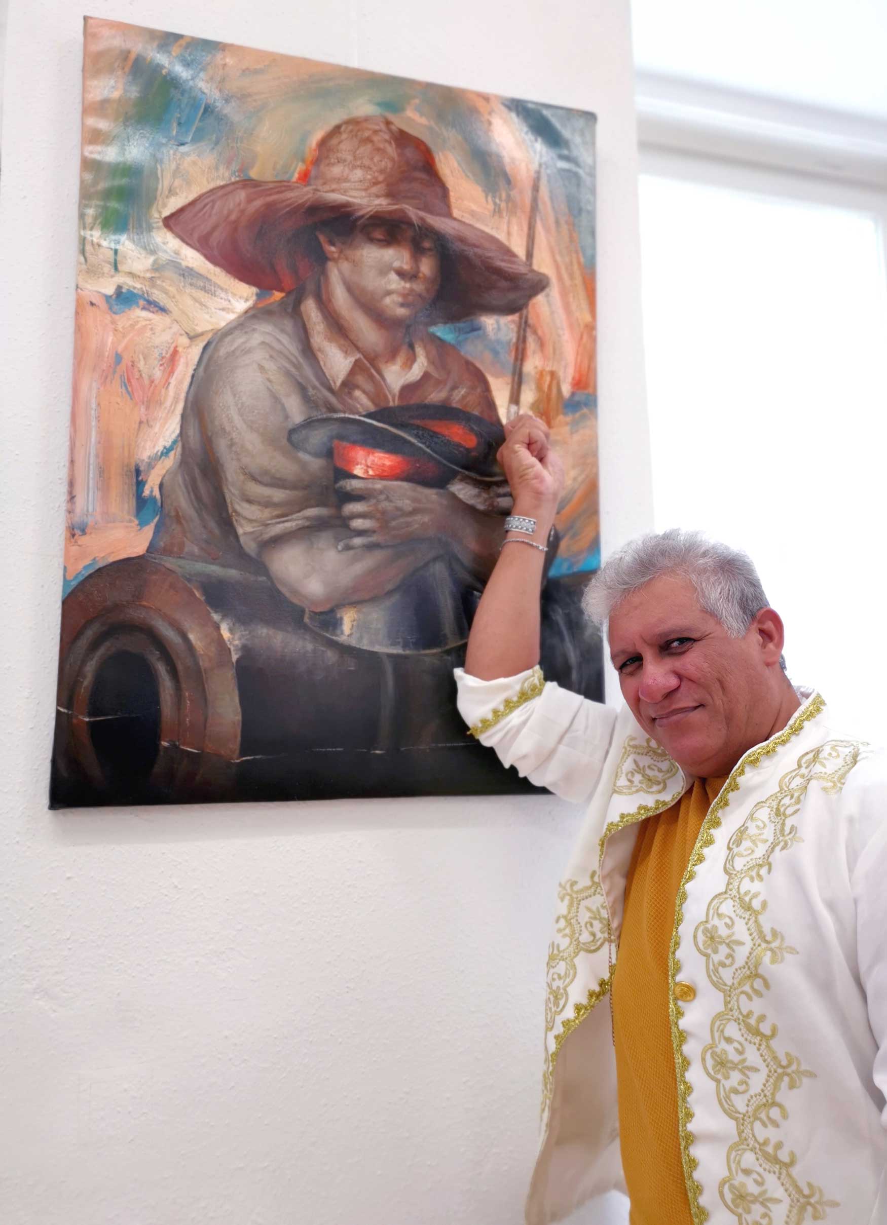 El proceso creativo de Pantoja combina la técnica y la parte intelectual, y su inspiración puede surgir de diversas fuentes en su día a día. Foto: CulturaLatina El proceso creativo de Pantoja combina la técnica y la parte intelectual, y su inspiración puede surgir de diversas fuentes en su día a día. Foto: CulturaLatina