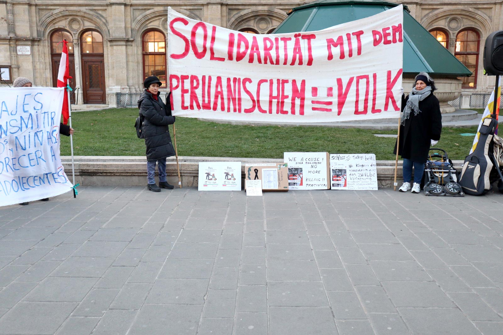 Solidaridad con el pueblo peruano. Foto: Rodrigo Sarmiento y Walter Lingán.