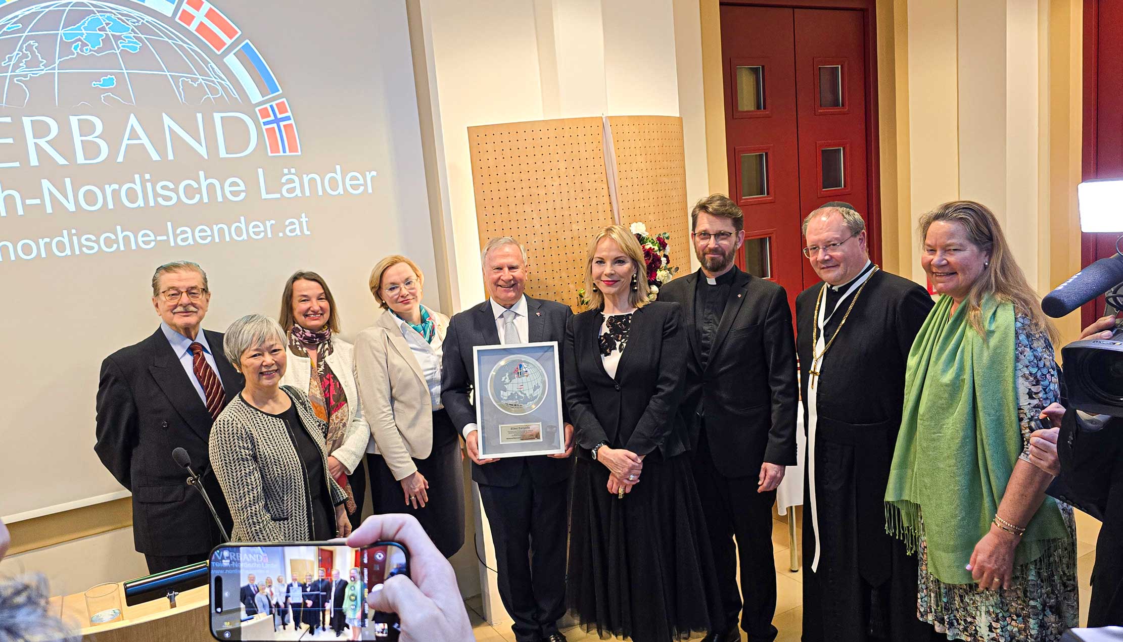 Anerkennungspreis für Elīna Garanča vom Verband Österreich–Nordische Länder. Foto: CulturaLatina.