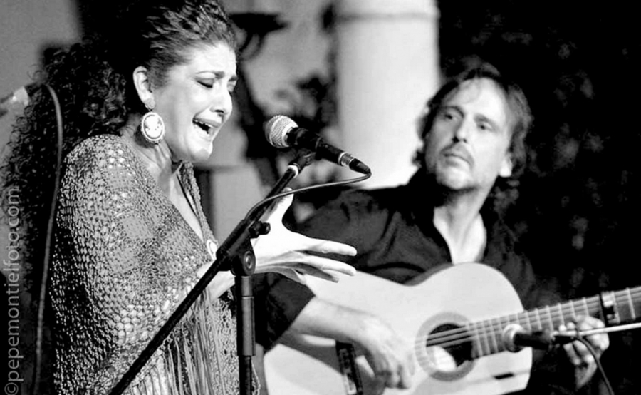 Flamencosaengerin-Alicia-Gil-und-Gitarrist-Lito-Espinosa
