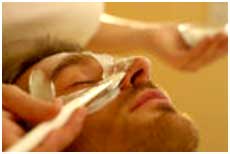 Gesichtsmaske - Mascarilla casera de huevo y miel contra la piel seca y las arrugas