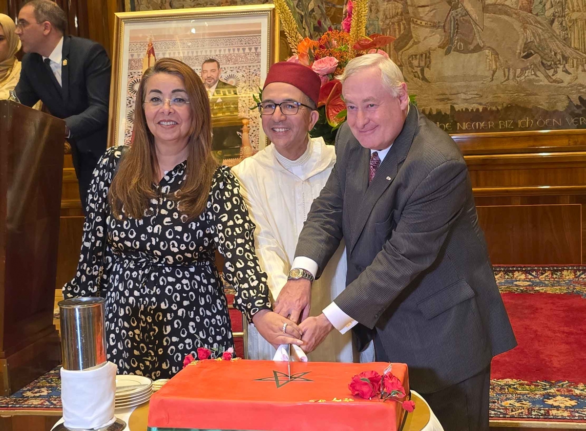 Ghada Waly, ehemalige Generaldirektorin der Vereinten Nationen in Wien, S.E. Azzeddine Farhane, Botschafter des Königreichs Marokko, und Mag. iur. Christoph Meyenburg, Gesandter und stellvertretender Leiter der Protokollabteilung des österreichischen Außenministeriums.