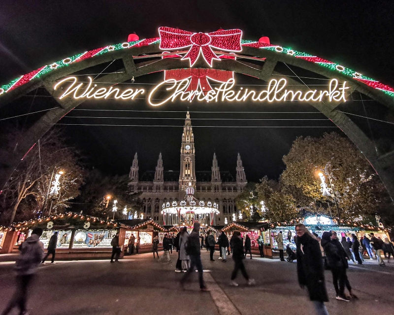 Mercado de Navidad de Viena (Wiener Christkindlmarkt) en la Plaza del Ayuntamiento.