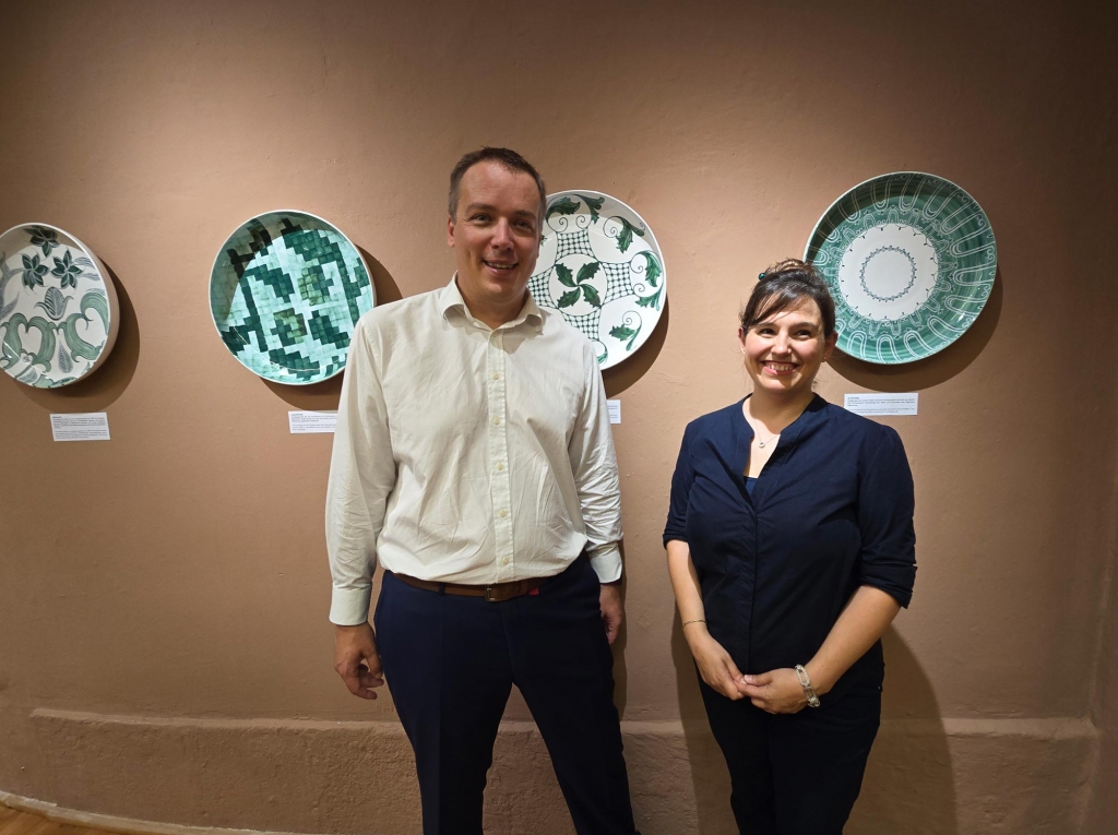 Ing. Alexander Köck, Gmundner Keramik Prokurist und Dr. Veronika Schreck, OÖ Landes-Kultur GmbH.