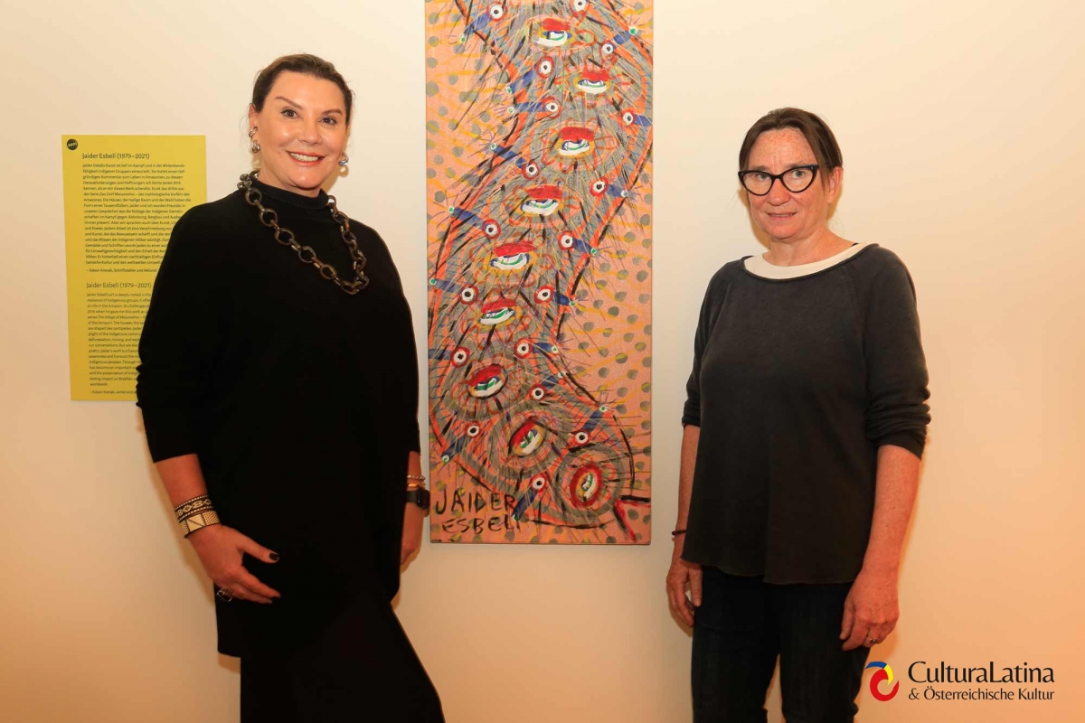 Julianna Podolan Martins (Museu de Arte Indígena) und Claudia Augustat (Weltmuseum Wien).