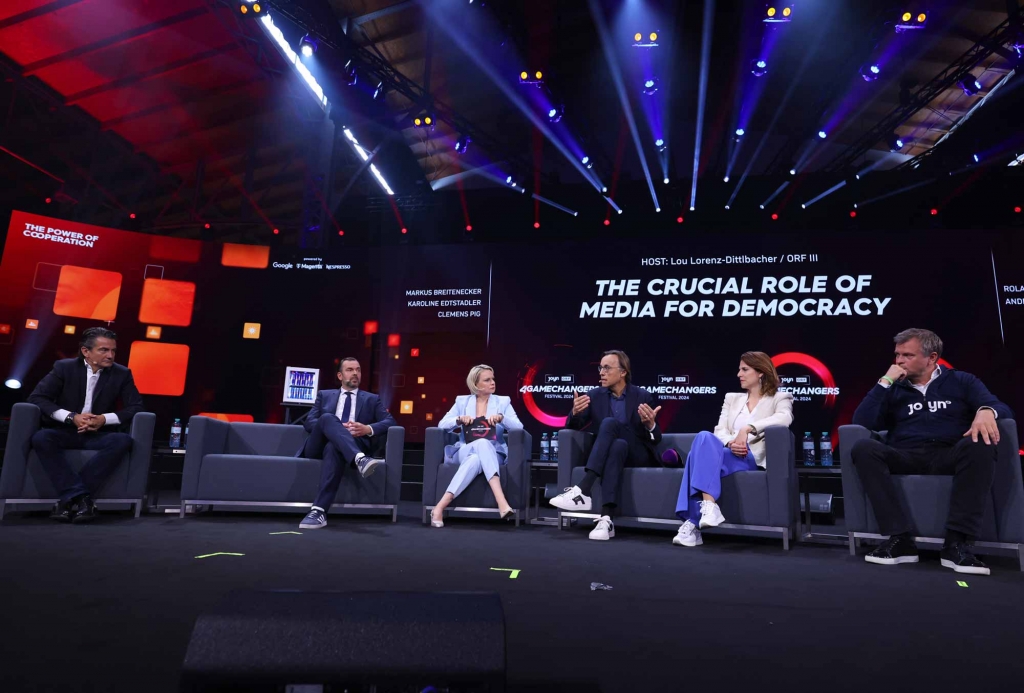 v.l.n.r.: ORF-Generaldirektor Roland Weißmann, CEO APA - Austria Presse Agentur Clemens Pig, Journalistin, Moderatorin &amp; Chefredakteur ORF III / ORF Lou Lorenz-Dittlbacher, Vorsitzender des Aufsichtsrats ProSiebenSat.1Media SE Andreas Wiele, Verfassungsministerin Karoline Edtstadler (ÖVP) und ProSiebenSat.1Media-COO Markus Breitenecker.