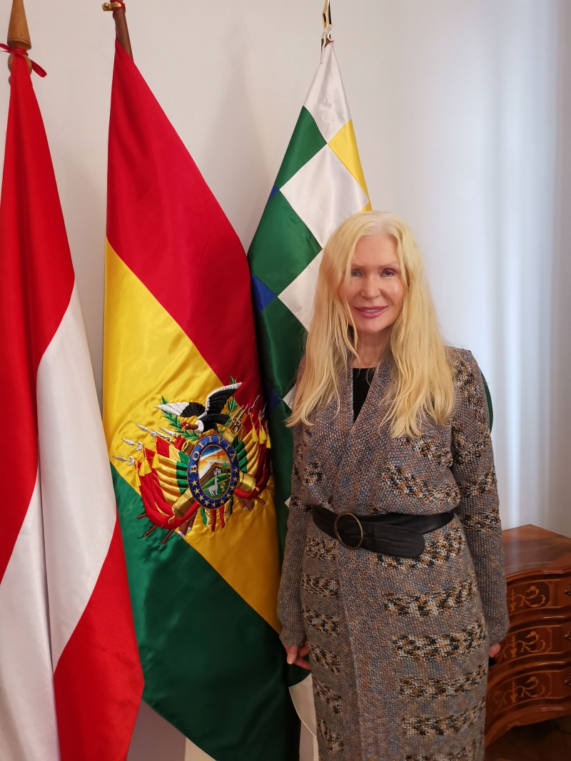 Chargé d'Affaires der Botschaft des Plurinationalen Staates Bolivien in Wien, Journalistin, Frau María Jolanta Materna Gorna.
